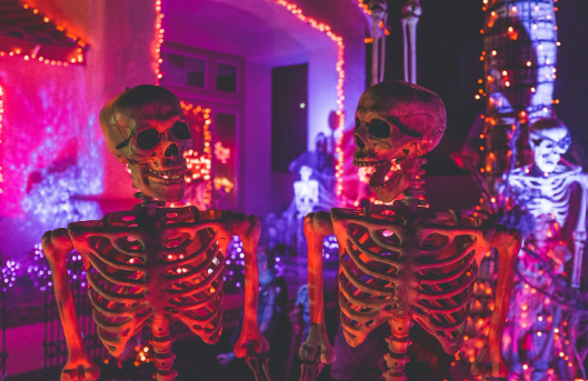 20 Spooky Songs For a Halloween Karaoke Party